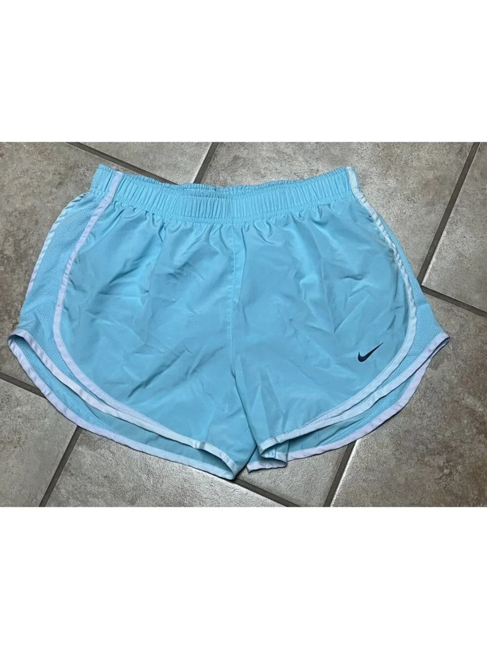 Nike Athletic Shorts Women's Sz Medium, Sky Blue Color with Lining U9h